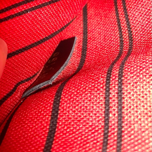 Louis Vuitton Monogram Neverfull Pochette - Picture 8 of 10